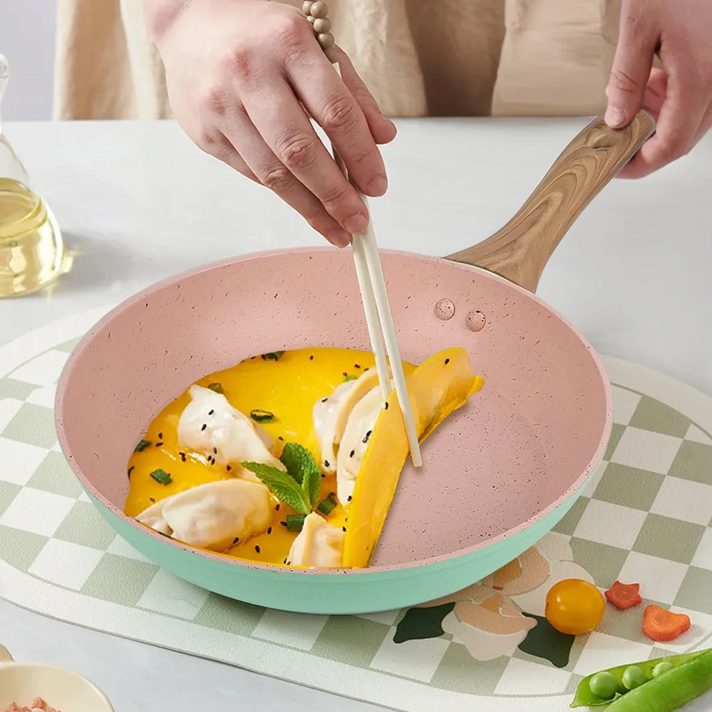 Padella colorata da 20/24/28 cm con manico in legno, padella antiaderente, padelle per frittata per pancake per tutti i fornelli, pentole da cucina per la casa