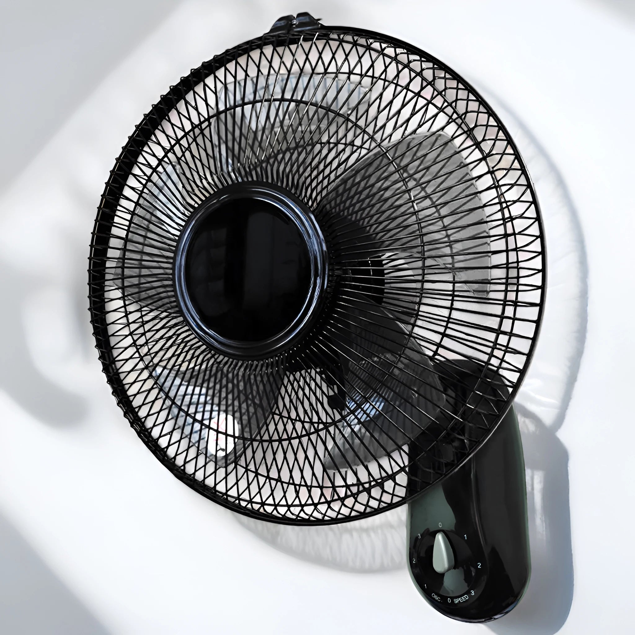 Ventilatore da Parete con 5 Pale 65W con Oscillazione Automatica Ventilatore Oscillante a Muro con 3 Velocità Funzionamento Silenzioso