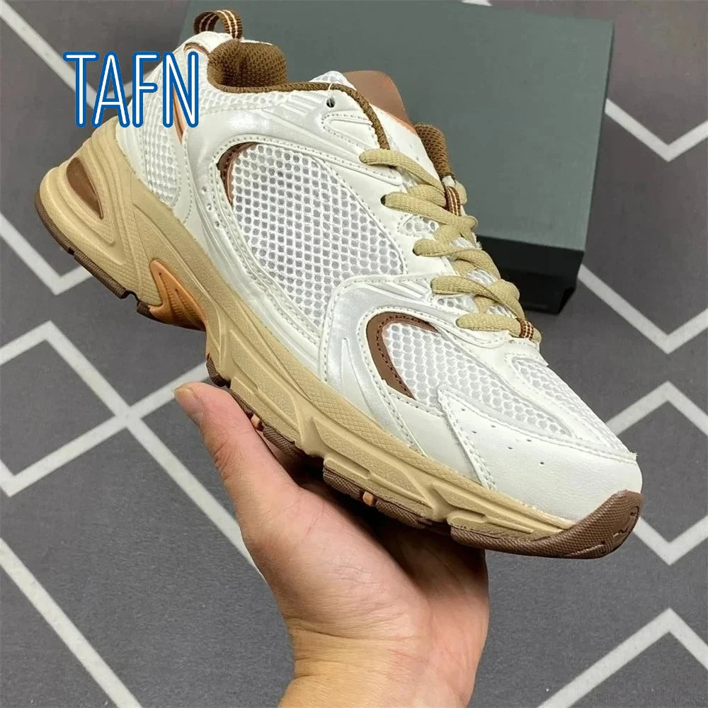 Y2K Retro Chunky Unisex Sneakers, Obermaterial aus Mesh und Synthetik-Mix, dicke geformte Sohle für urbane Outfits und trendige Streetlooks