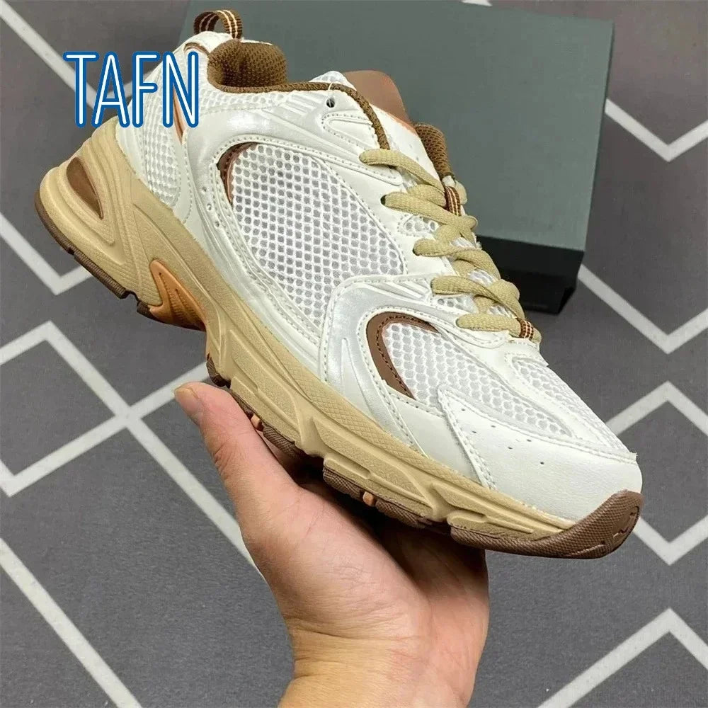 Y2K Retro Chunky Unisex Sneakers, Obermaterial aus Mesh und Synthetik-Mix, dicke geformte Sohle für urbane Outfits und trendige Streetlooks