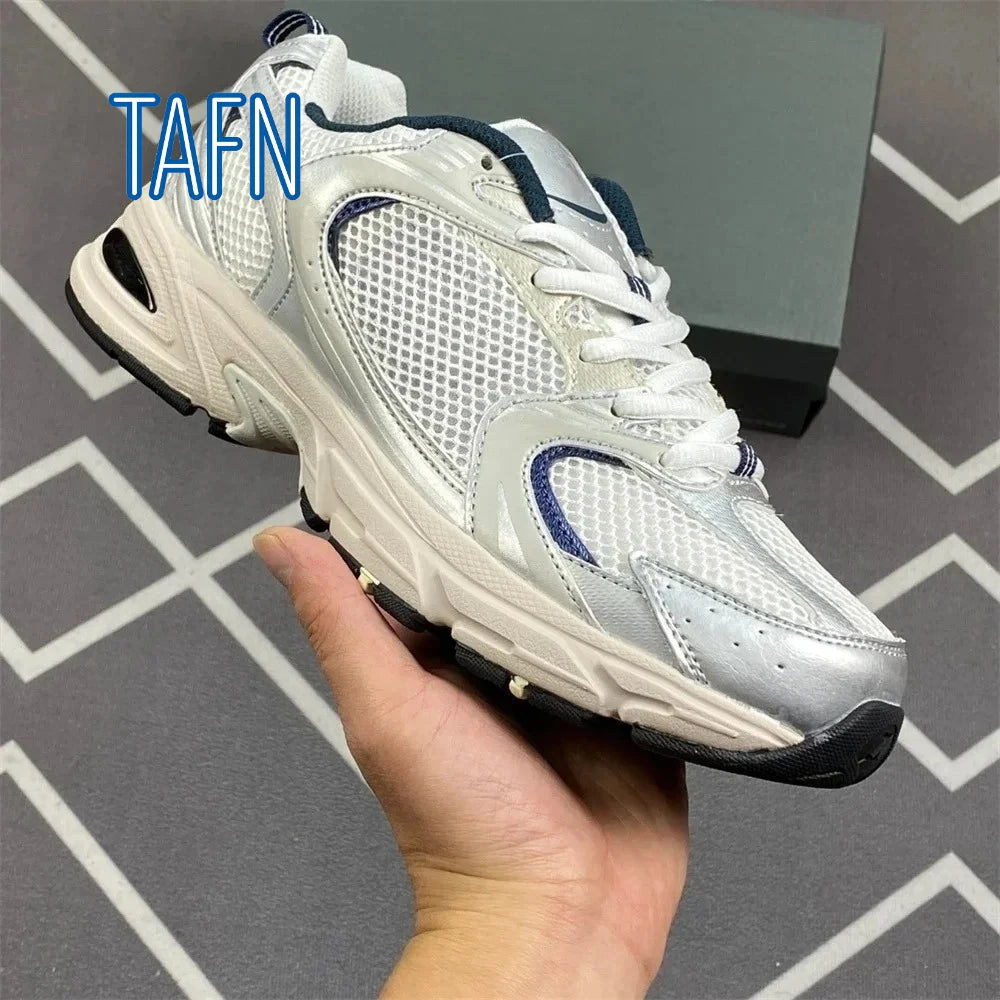 Y2K Retro Chunky Unisex Sneakers, Obermaterial aus Mesh und Synthetik-Mix, dicke geformte Sohle für urbane Outfits und trendige Streetlooks