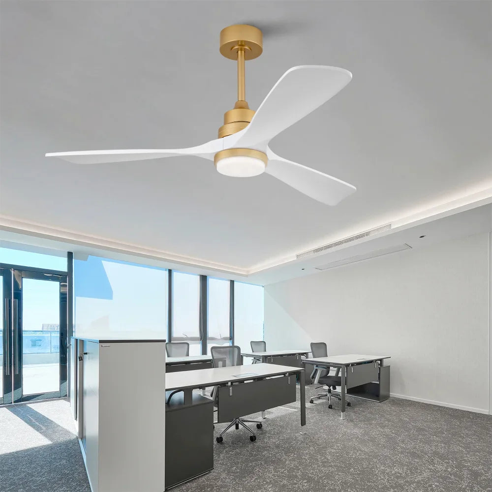 Ventilatore da soffitto da 52 pollici con luce, telecomando, funzione dimmer, pale in legno massello, funzione di accumulo di energia in caso di interruzione di corrente, motore DC silenzioso, moderno ventilatore da soffitto