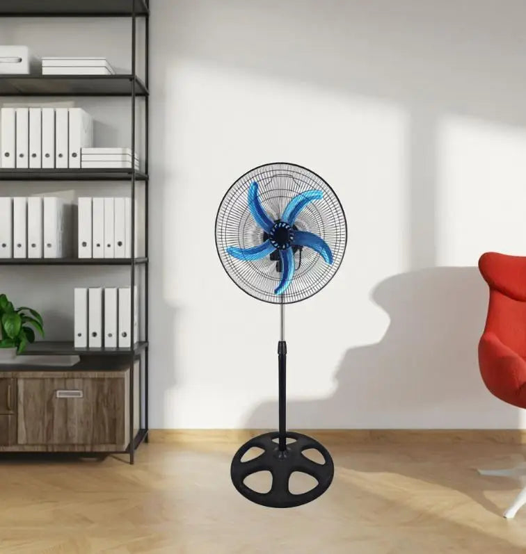 Ventilatore da terra con base, regolabile in altezza, funzione di oscillazione, silenzioso, tre velocità, raffreddamento rapido, potente, ideale per rinfrescare la casa in estate