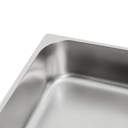 4 Piece Stainless Steel Steam Table Pans Set with Lids 9 Liter Rectangle Modern Silver Dishwasher Oven Freezer Table Safe