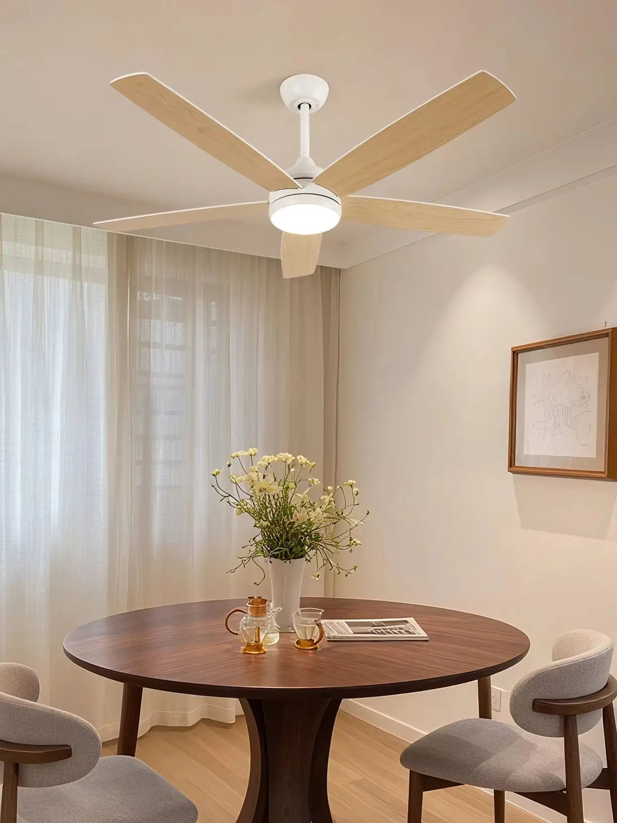 Ventilatore da soffitto LED intelligente con luci, 52 pollici (132 cm), 6 velocità, 2 modalità, luce LED dimmerabile, motore DC silenzioso, telecomando, ventilatore elettrico per camera da letto