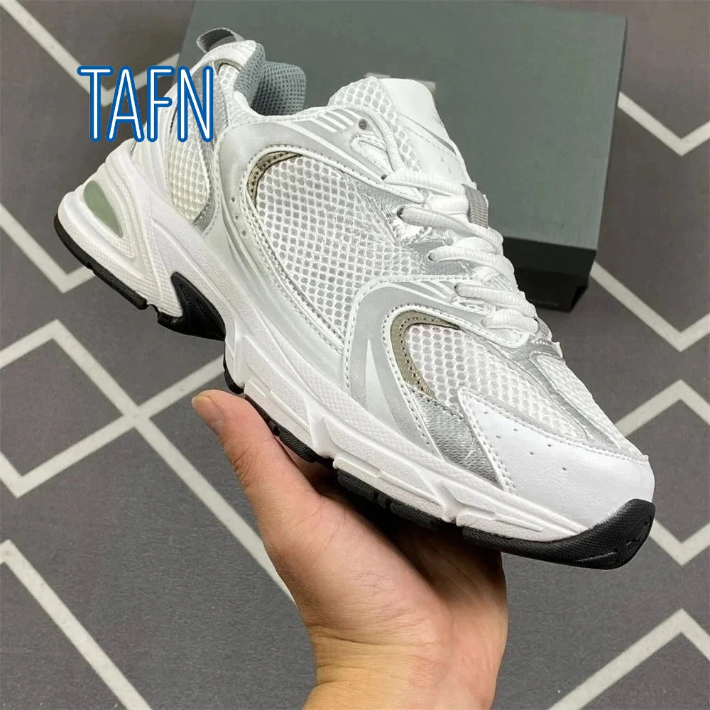 Y2K Retro Chunky Unisex Sneakers, Obermaterial aus Mesh und Synthetik-Mix, dicke geformte Sohle für urbane Outfits und trendige Streetlooks